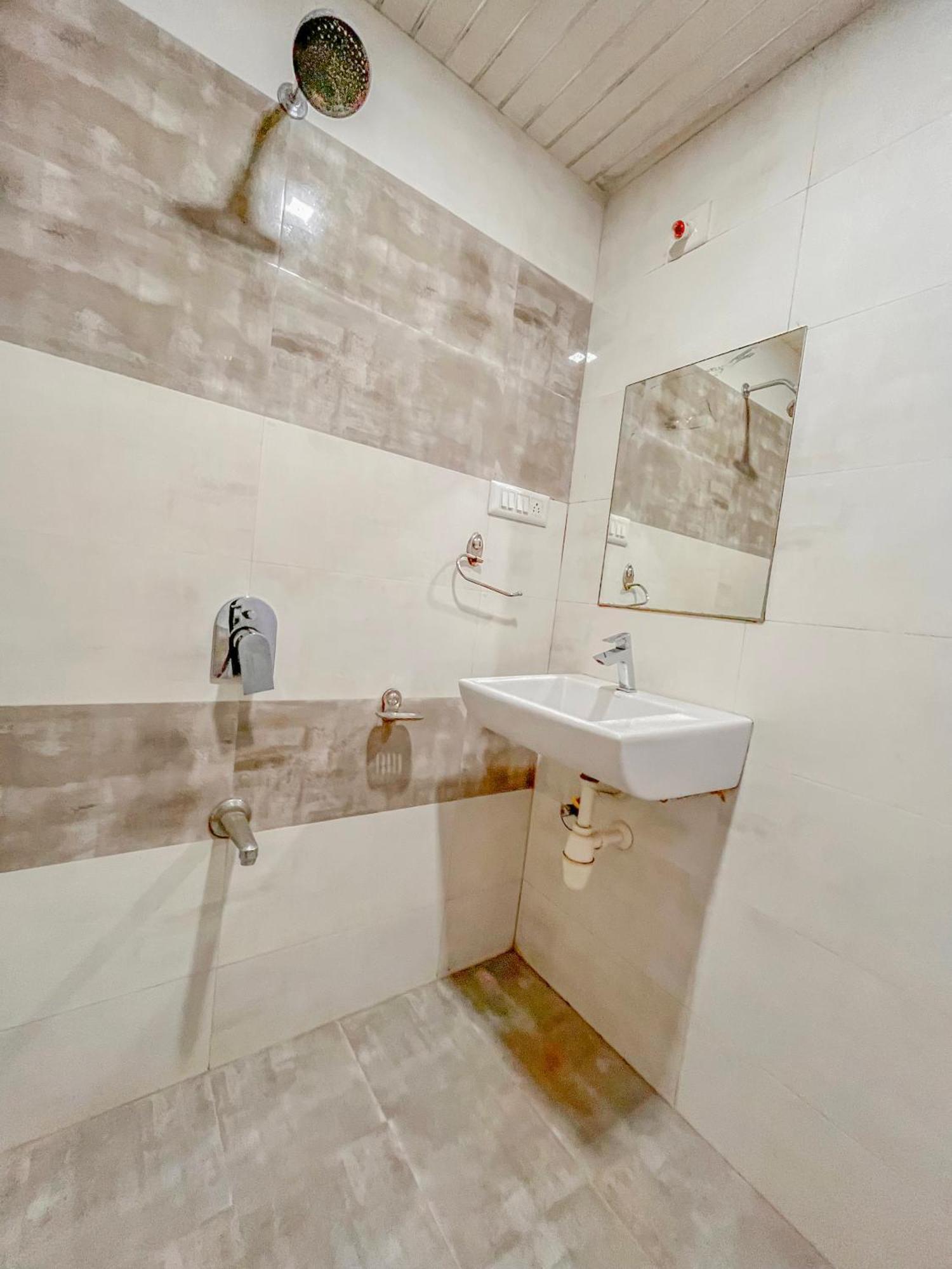 Stayguru Park View Residency Bhuj Exterior foto