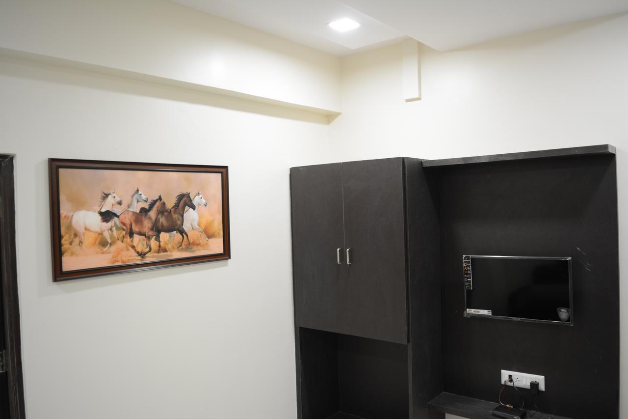 Stayguru Park View Residency Bhuj Exterior foto